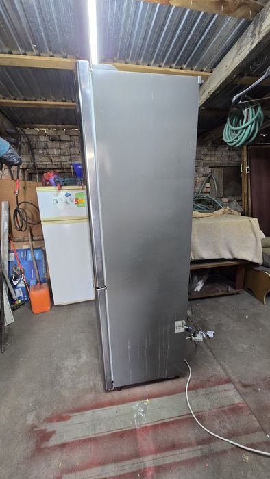 Продам холодильник LG