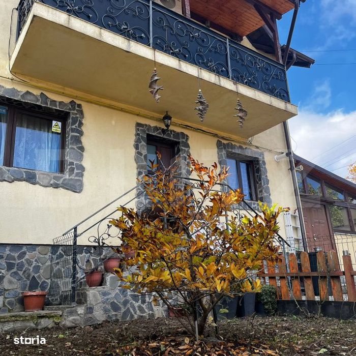 Casa Horpaz, 130 mp totali, terasa, la strada asfalata