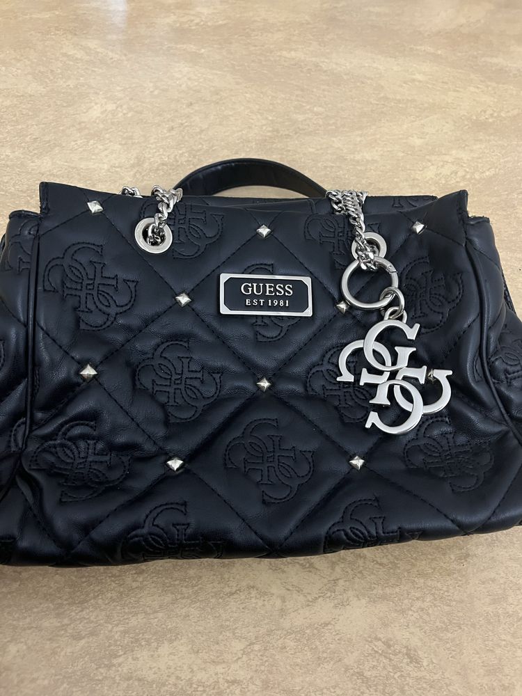 Брендовая сумка Guess