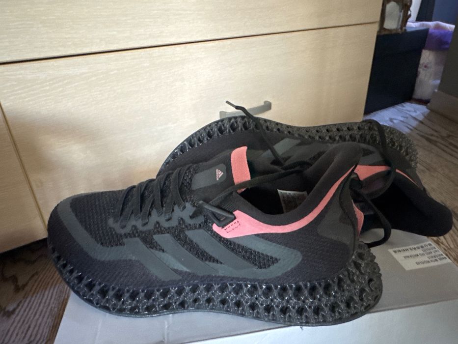 Adidas Continental 40 номер отговаря на 39