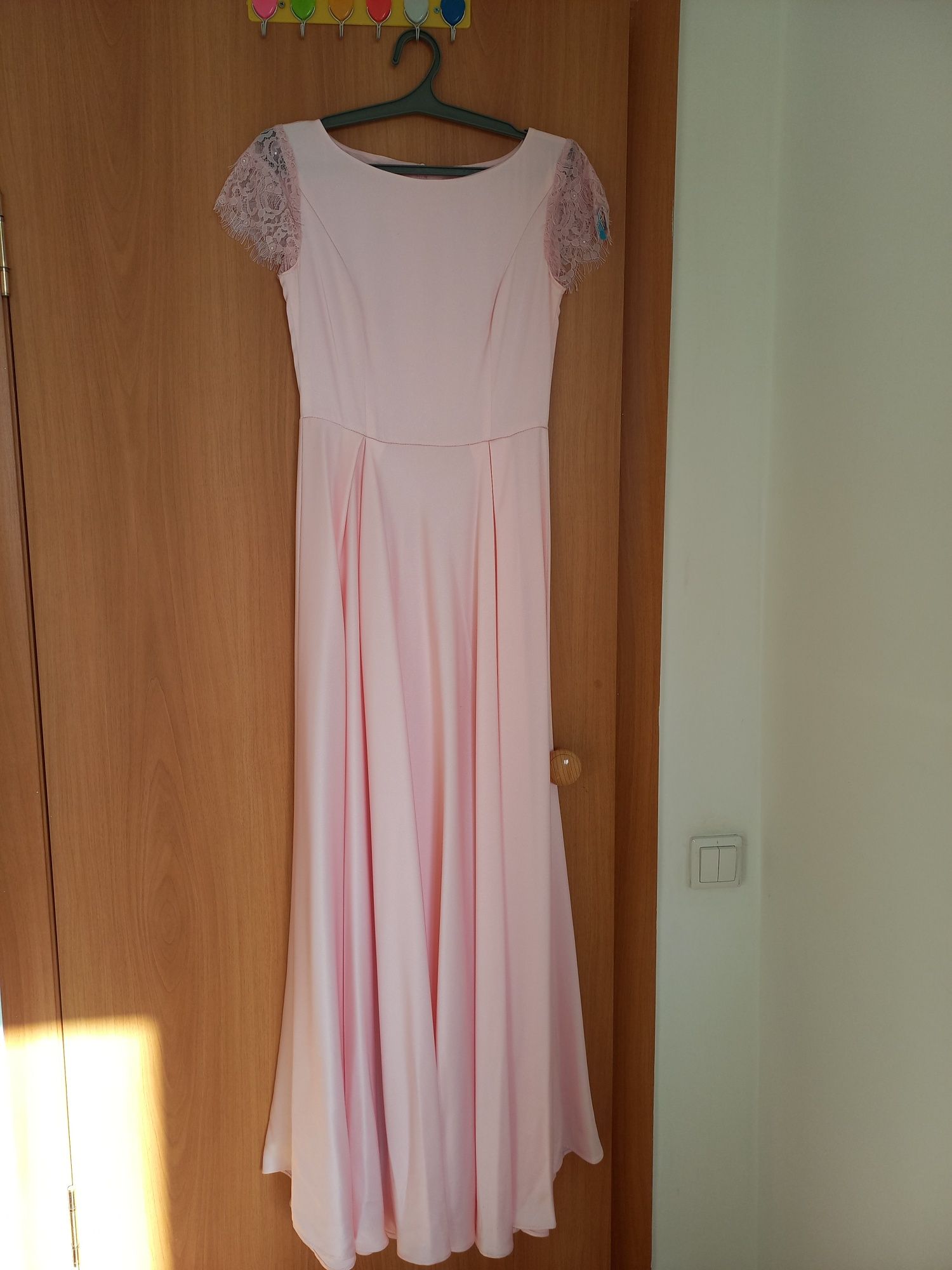 вечерние платья из легкого атласа розового и айвори за 15 тыс