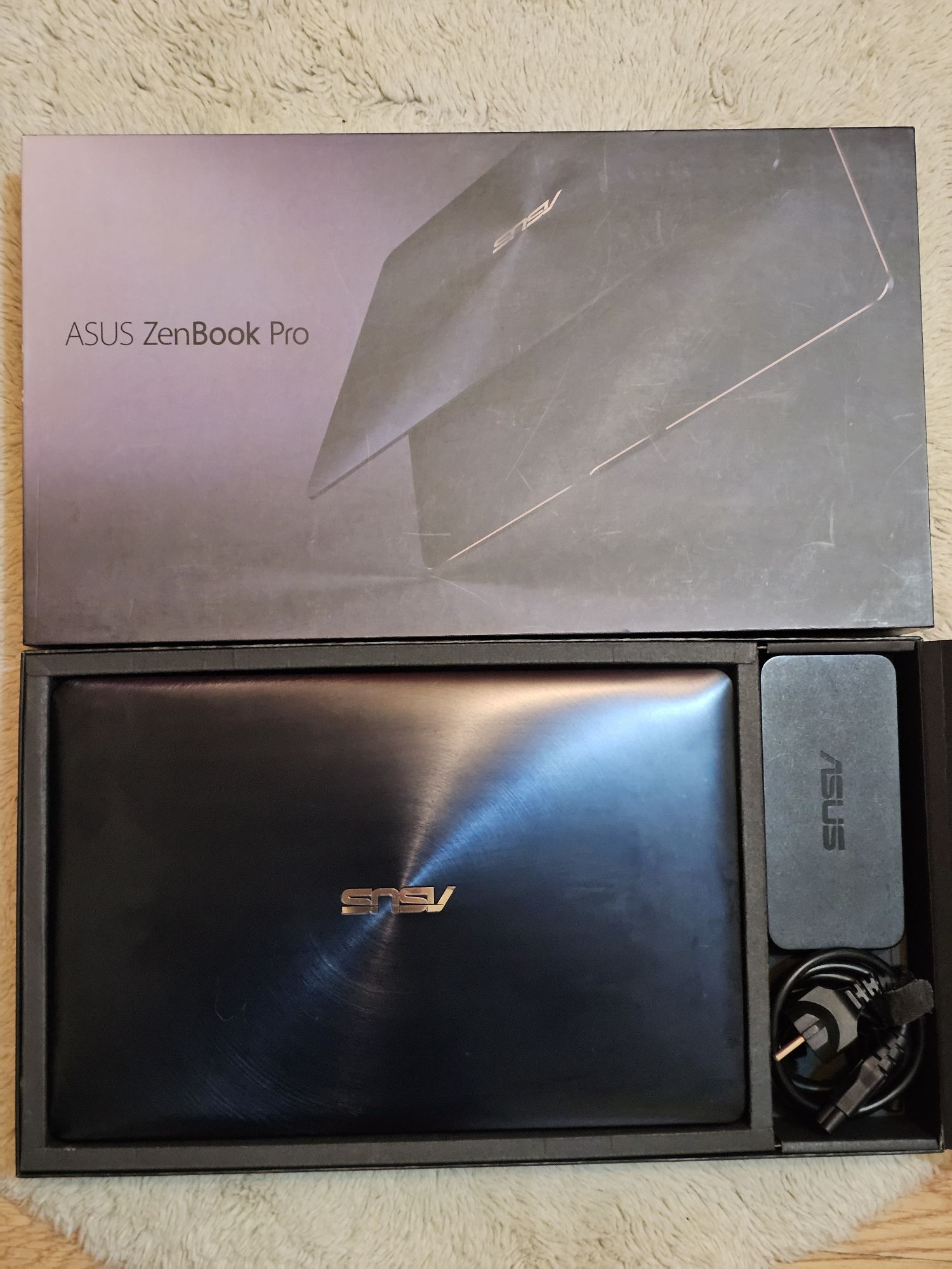 Laptop Asus ZenBook Pro