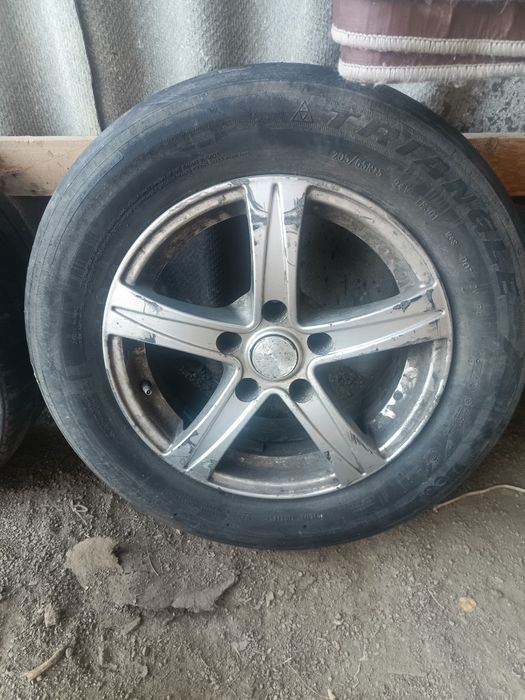 Продам шины размер 16 зимние