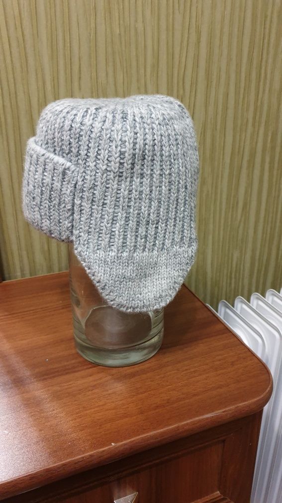 Продам ушанку вязанную