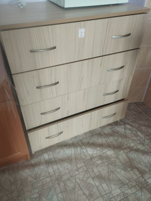 Продам комод и стол письменный