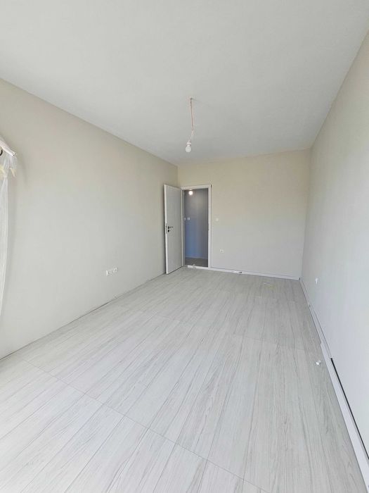 Продава се Тристаен апартамент в Пловдив, Остромила - 80 кв.м за 1988 €/кв.м - Снимка #9