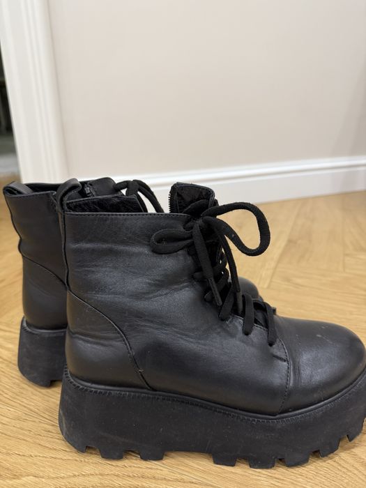 Продам  сапоги  35 размер