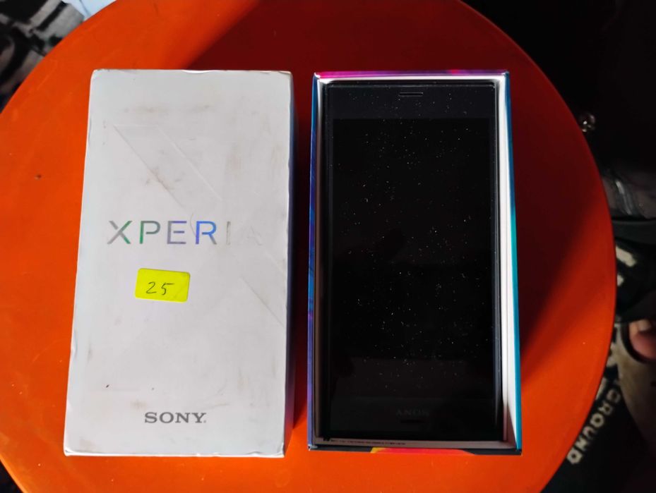 Телефон Sony Xperia XZ F8331 перфектен външен вид, за дребен ремонт