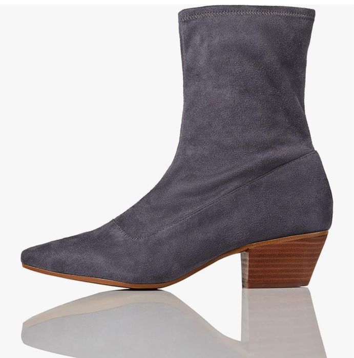 Нови дамски боти, велурени 38 номер