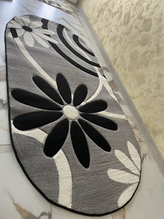 Covor gri cu negru si alb,2 m lungime/ 1 m latime