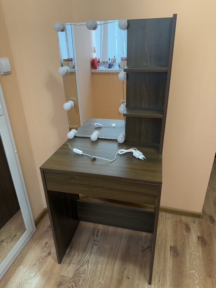Тоалетка vidaXL, LED, Кафяв, 60 x 40 x 140 см, MDF