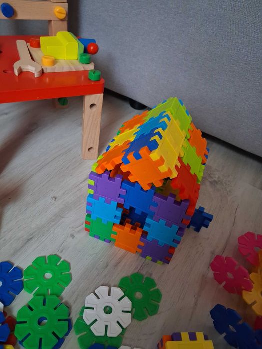 Lot jucarii din lemn de construit/ piese constructii