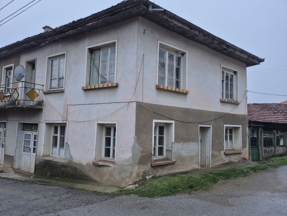 Продавам къща в с. Копиловци обл.Монтана