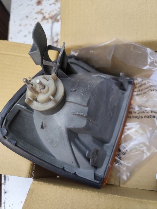 Комплект фарове с мигачи Мерцедес 124