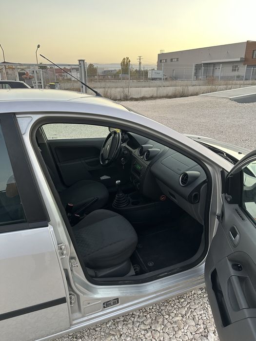 FORD FIESTA 1,4 бензин/газ+климатик за части