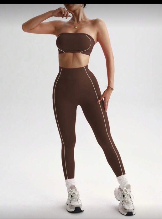 Дамски спортен комплект от две части- сет клин и бюстие, размер S