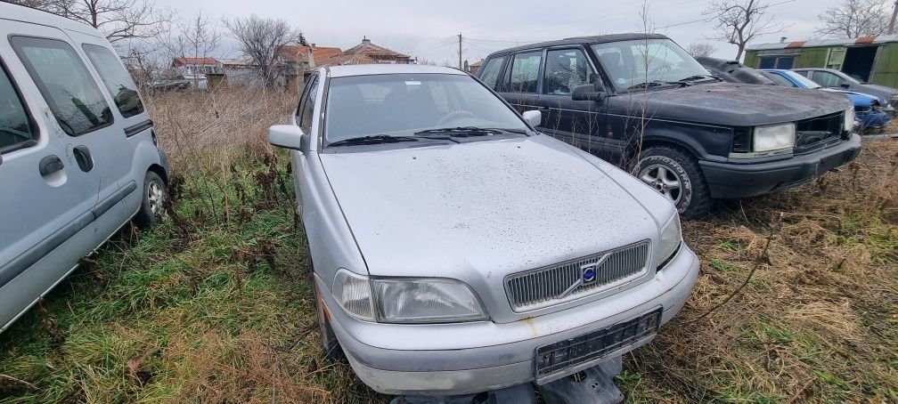 Бензин газ  Volvo v 40 на части