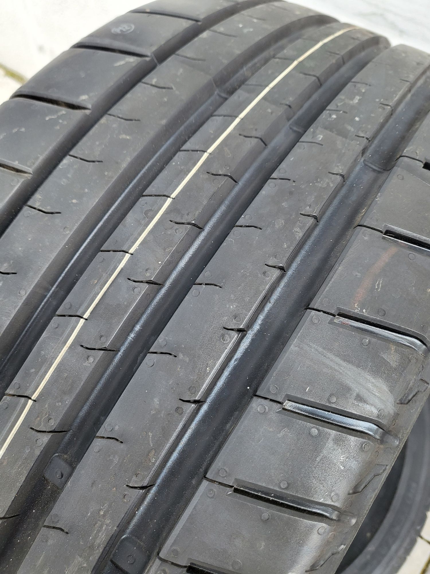 Anvelope turism vara Bridgestone 235 40 19