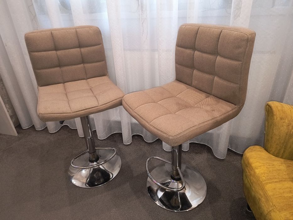 Vând 2 scaune bar kring