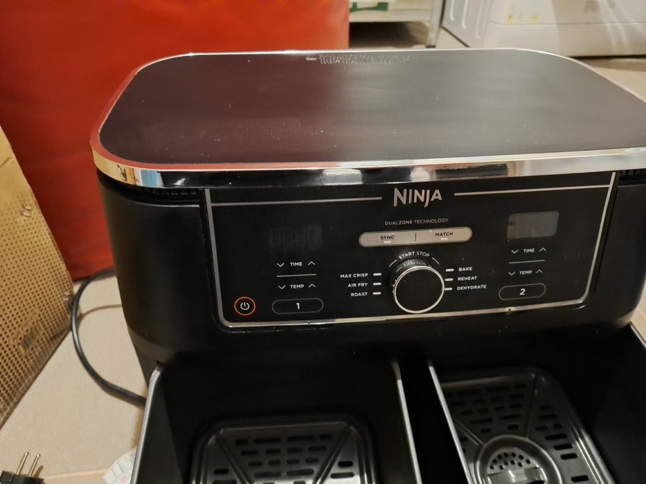 Friteuza aer cald Ninja, in garantie Foodi DualZone AF400, 9.5l, 2470