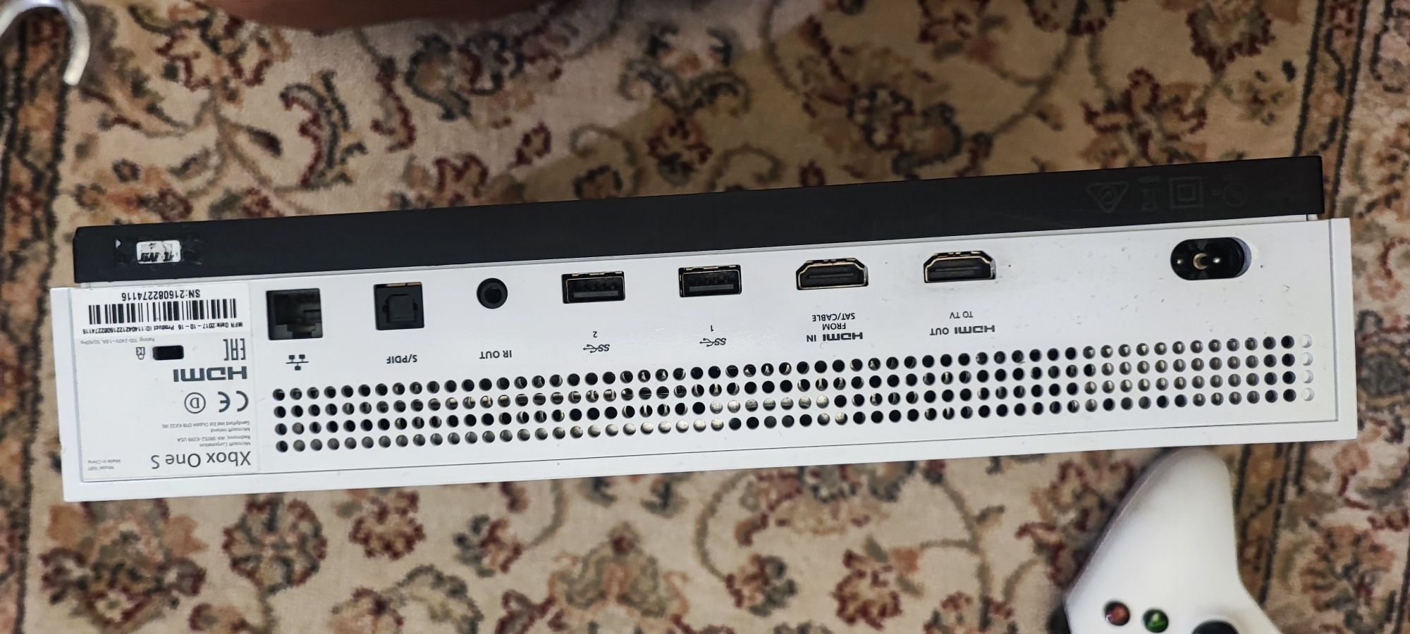 Xbox one S 500gb за части или ремонт