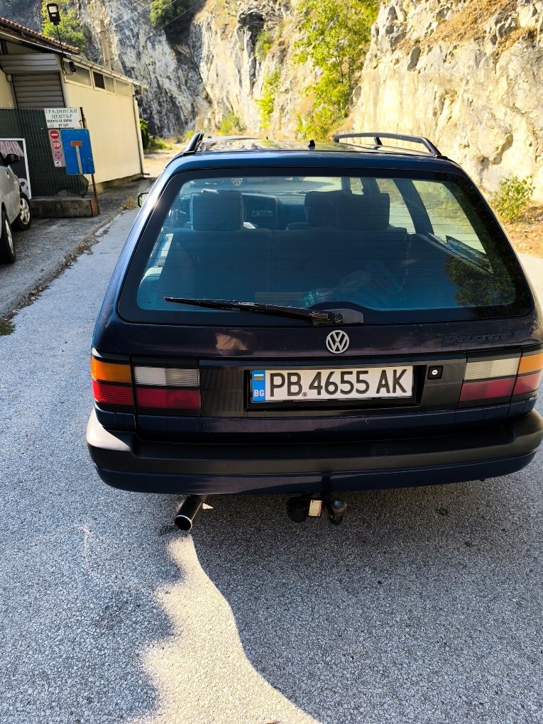 VW PASSAT B3 1.8 90 к.с  1993