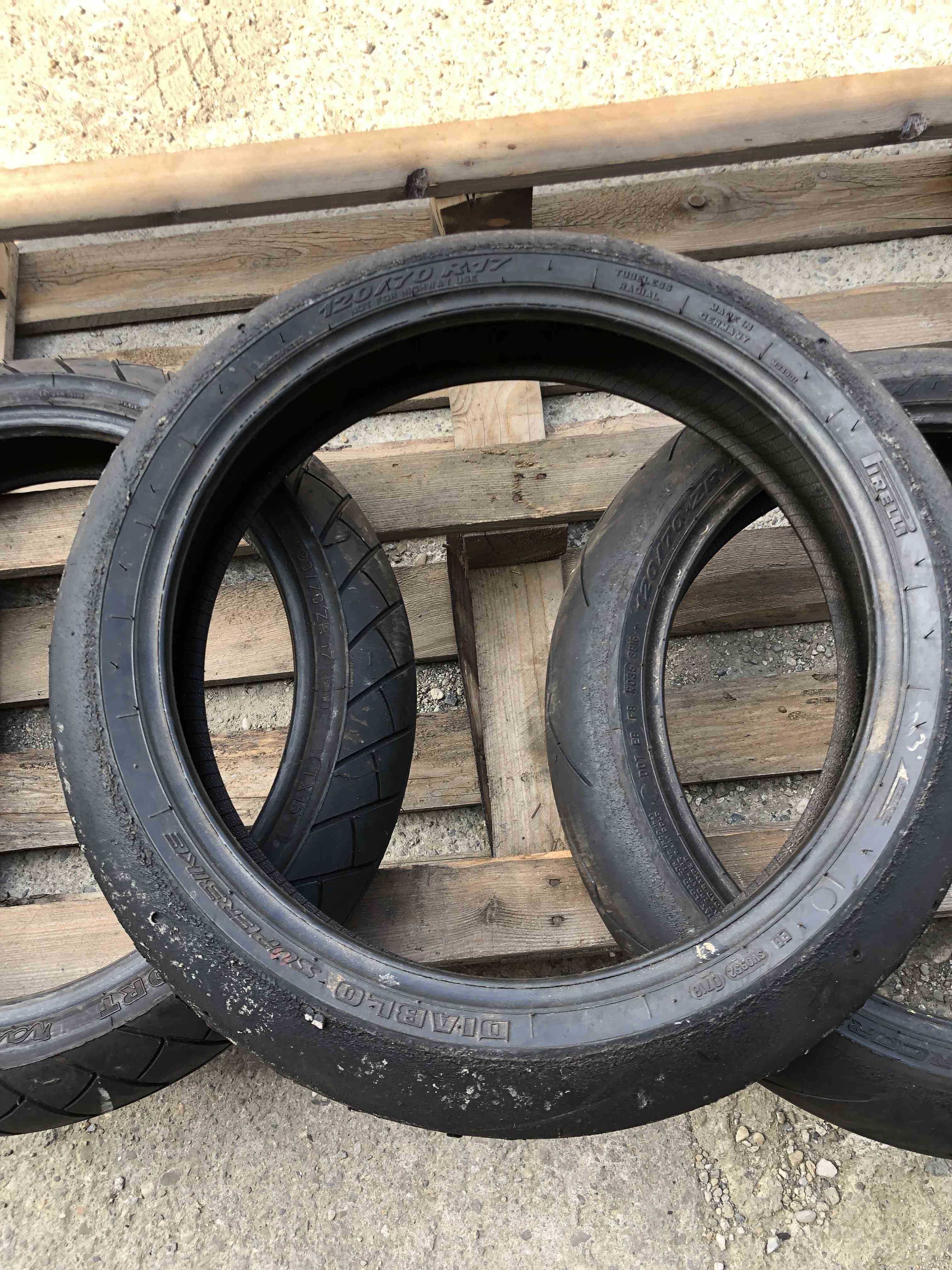 Anvelopa Vara 120/70 R17 PIRELLI Diablo Superbike - 557