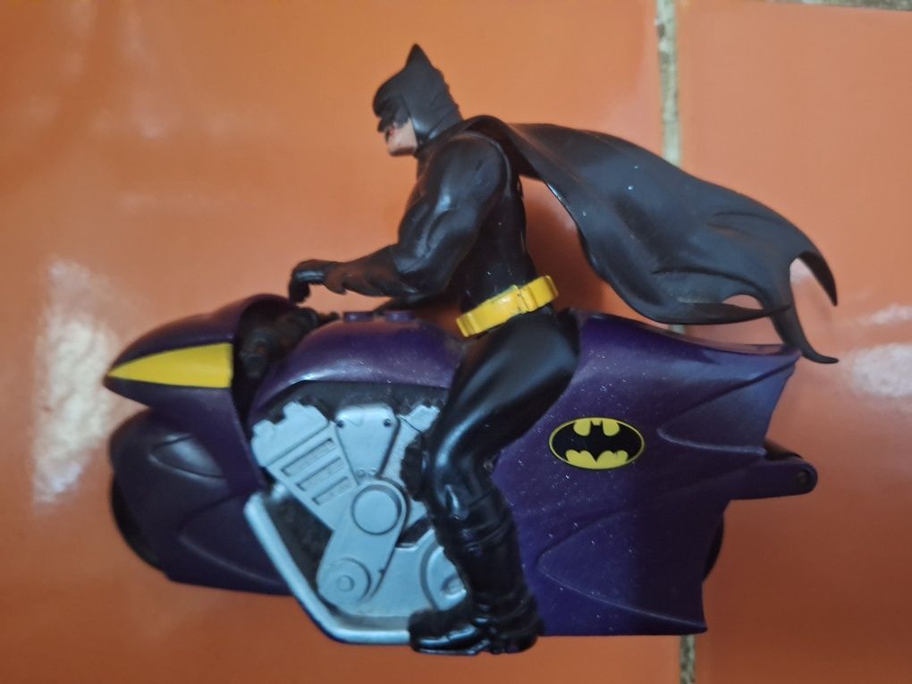 jucarie batman pe batcycle 1994