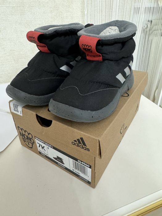 Продам сапоги детские адидас новые