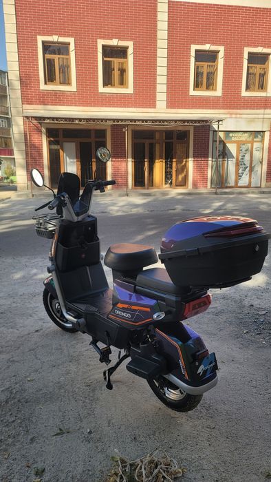 Elektroni skutr DRONGO sotiladi