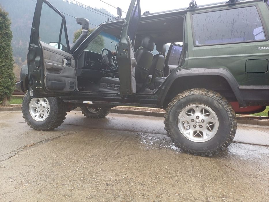 Jeep cheroke xj  acte  la zi
