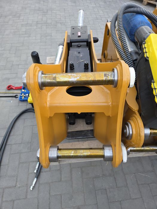 Гидромолот на JCB 3CX 4CX CAT 3В1