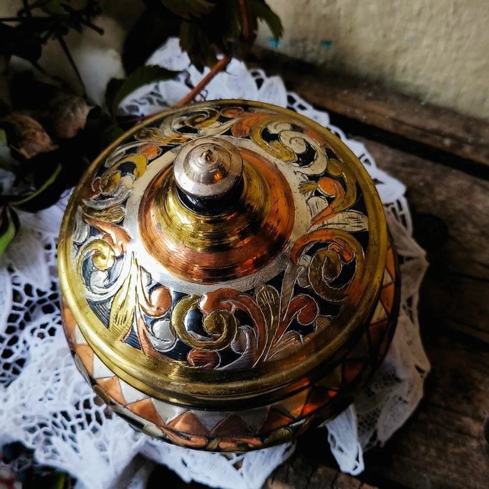 Кутия месинг и мед