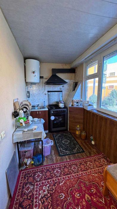 Шахар маркази Асака банк 3 қаватда 2 хонали квартира сотилади.ID: 1443