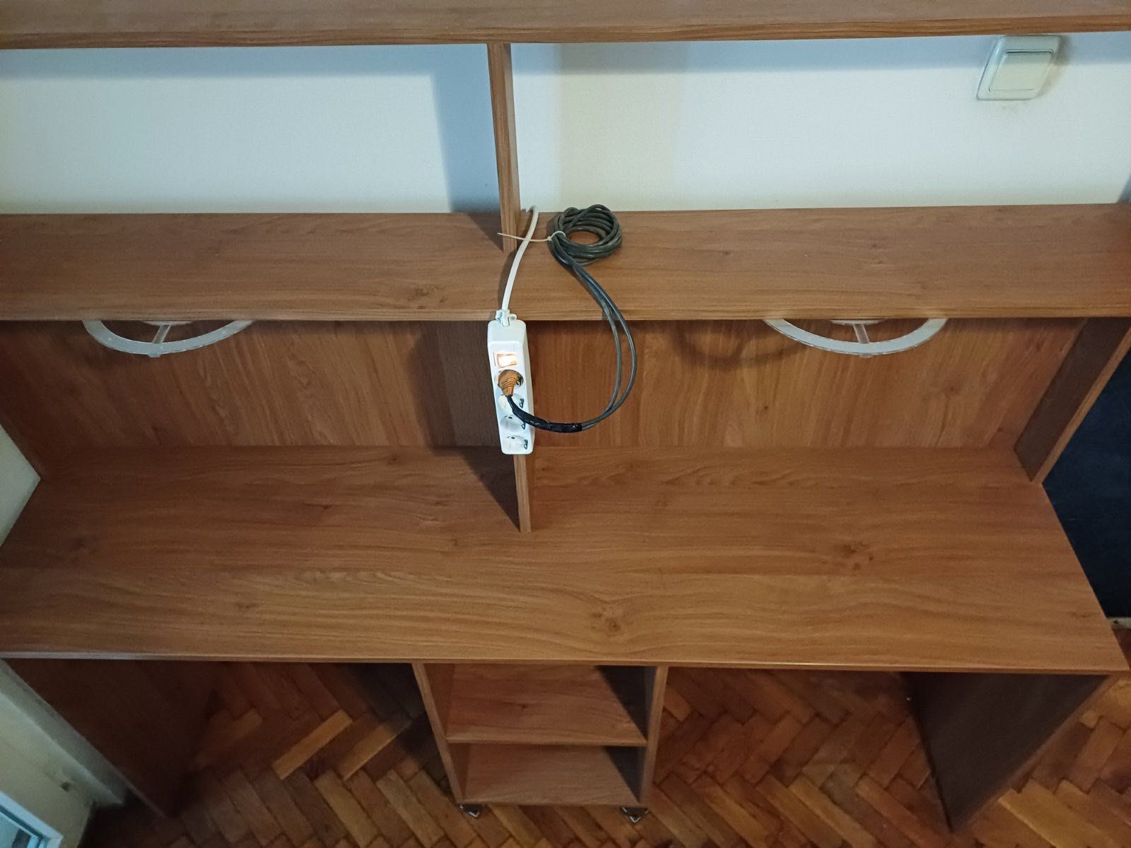 Бюро за двама / двойно бюро