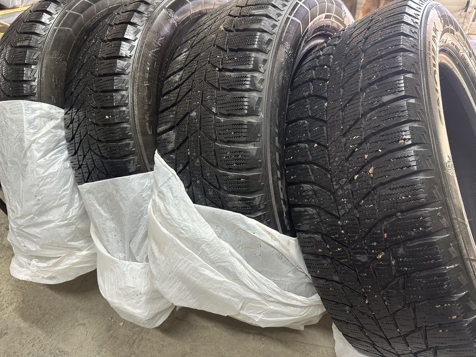 Продам шины в отличном состоянии Triangle Snowlink 225/60/R17