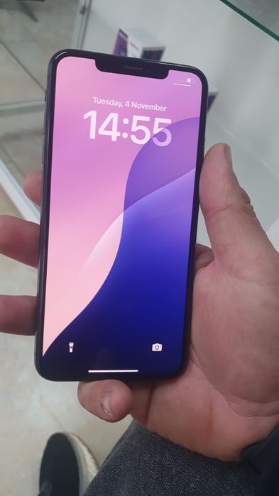 Iphone xs max като нов е