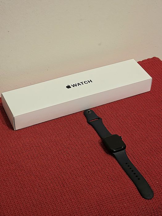 Apple watch SE, 40mm, second generation