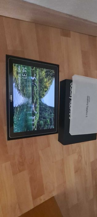 Tableta premium Samsung Tab Pro S