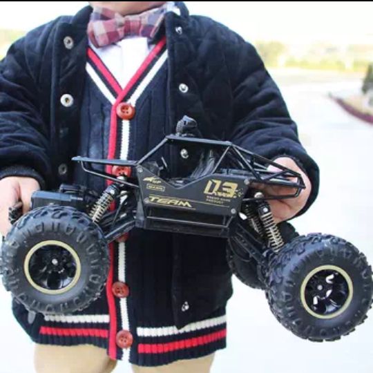 Количка с дистанционно ...