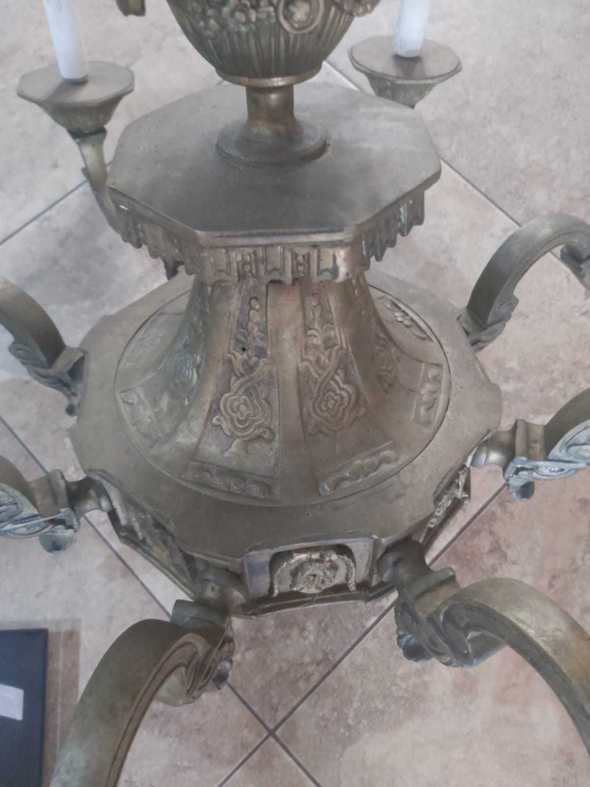De vanzare candelabru, vechi  din bronz cu 8 brate