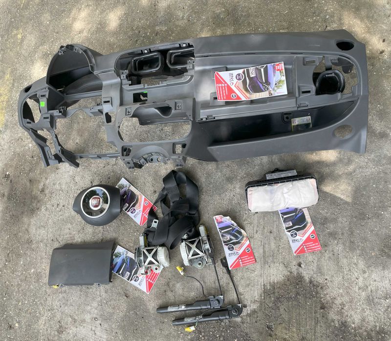 Fiat 500 - plansa de bord - set centuri de siguranta - kit airbag