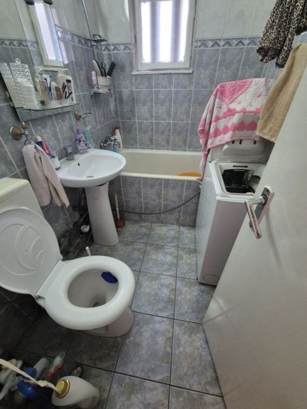 Vand apartament 2 camere confort 1,etaj intermediar,zona Garii