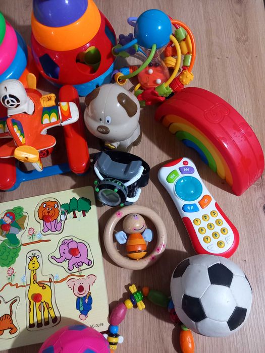 Играчки Монтесори , музикални играчки и други
