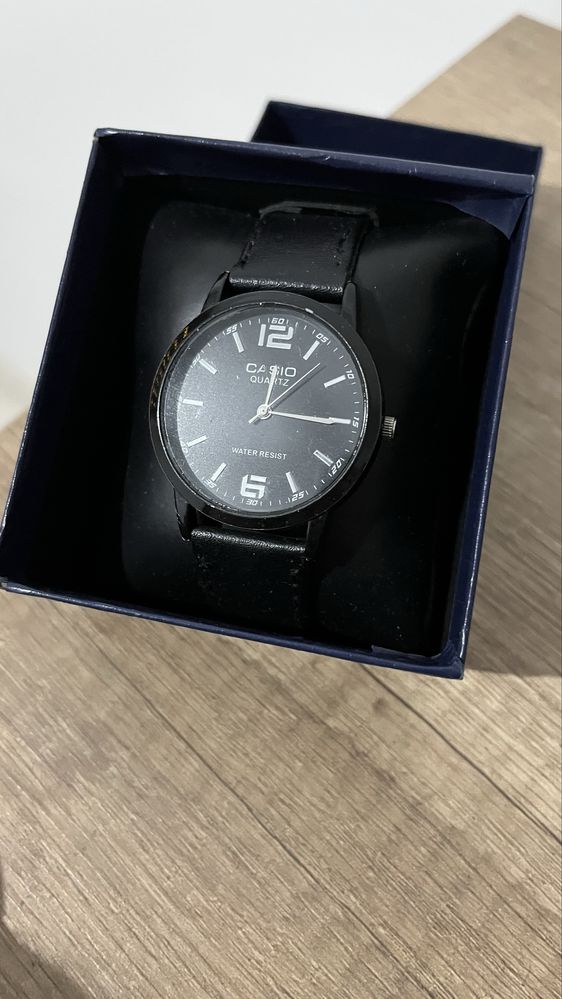 Продам Casio часы
