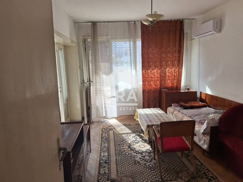 Продава се тристаен апартамент в кв. Училищни, Хасково!