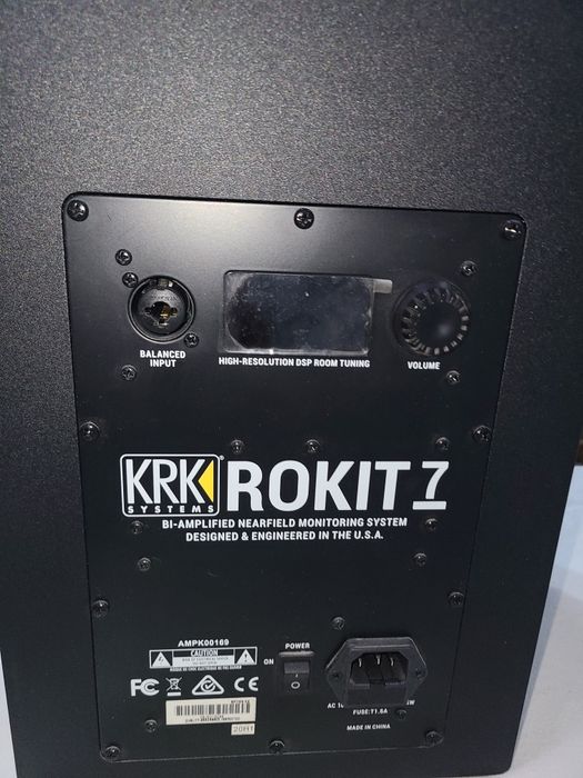 Студийный монитор KRK ROKIT 7 G4 состояние новое