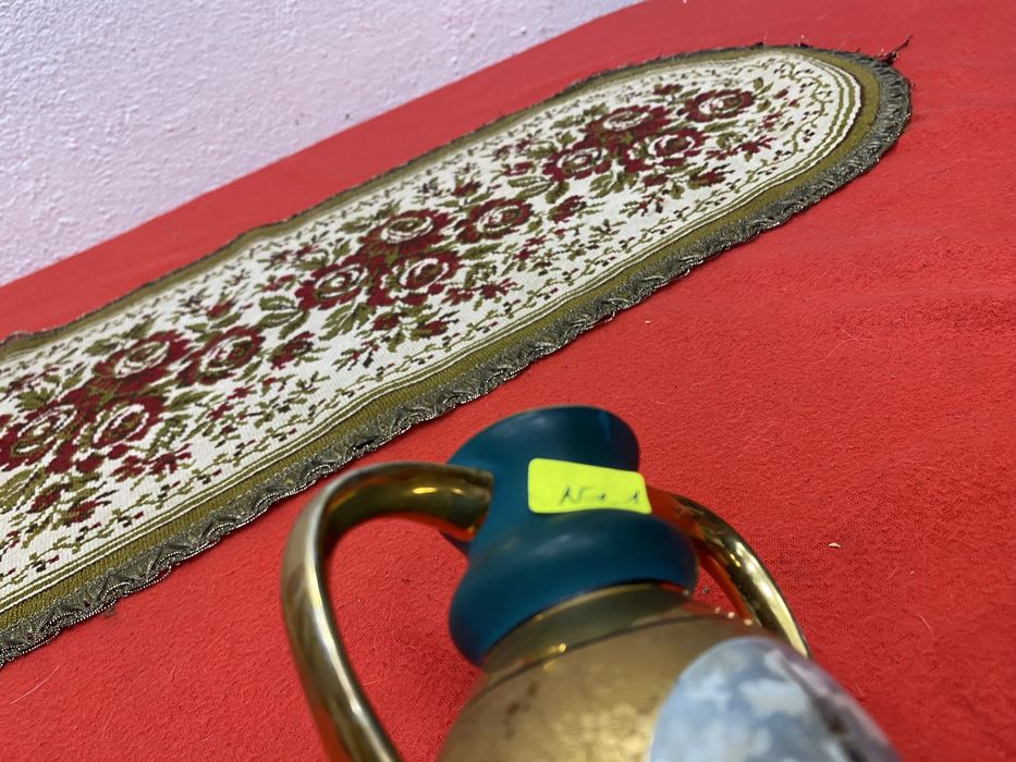 Винтидж вазичка Limoges Lourdes 1858-1958 златна украса Франция