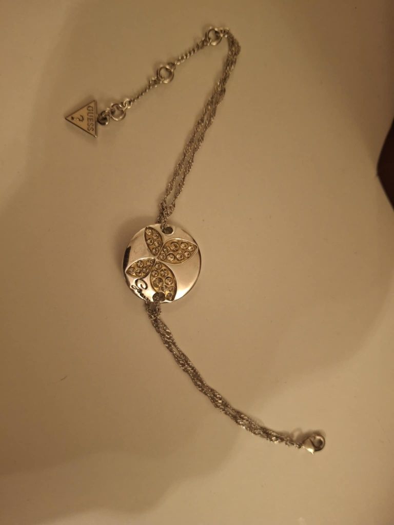 Гривна на GUESS пеперуда