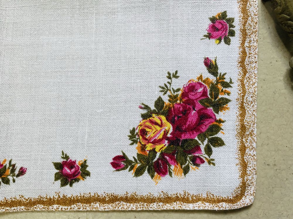 Royal Albert красиви текстилни салфетки от Англия